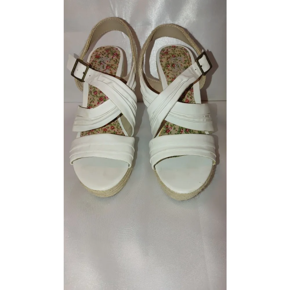 Decree Leather Wedges Size 8